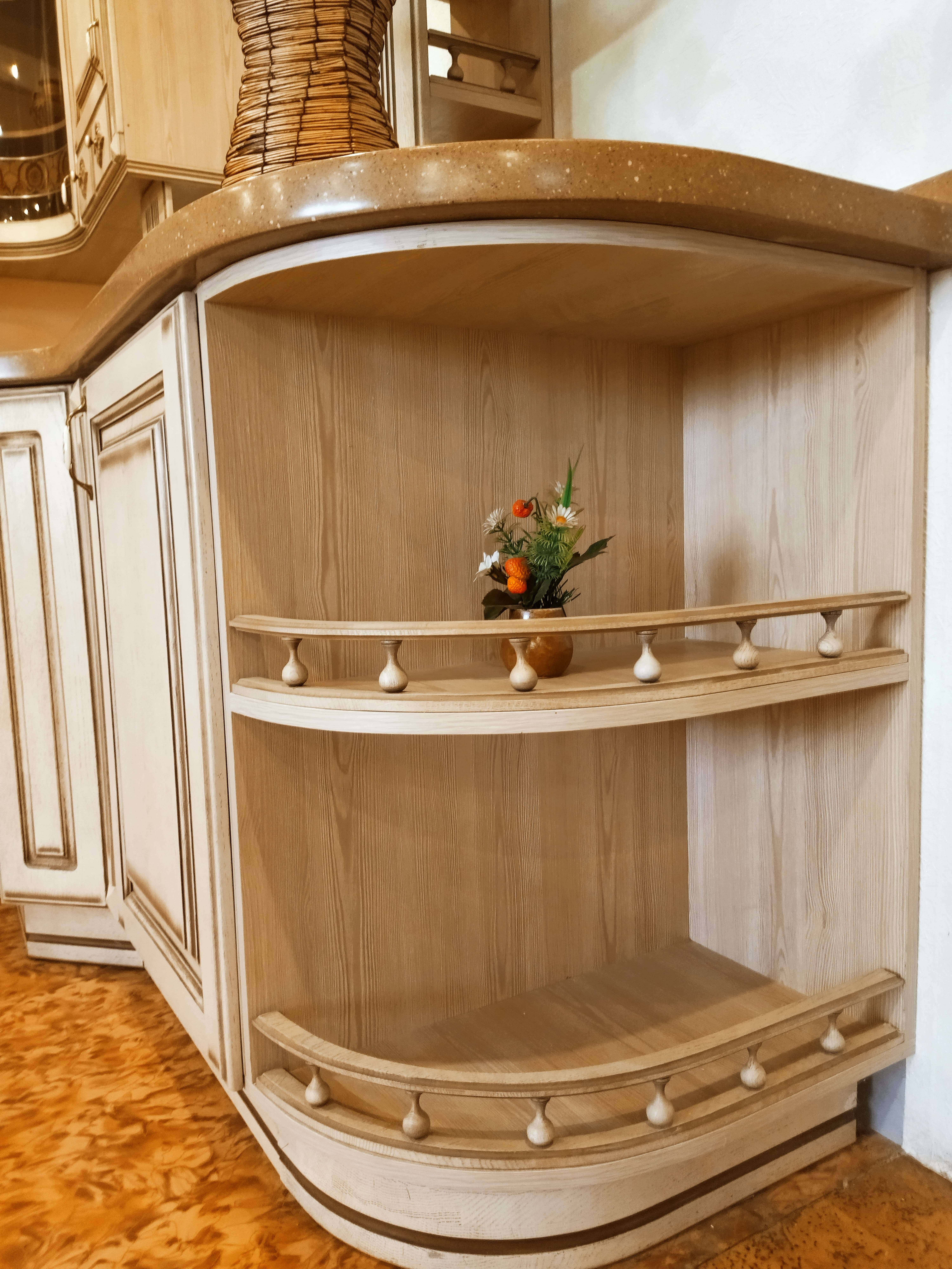 Фурнитура и кухонные столешницы в Луганске 19